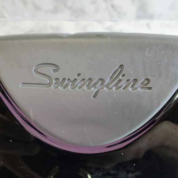 Swingline SmartTouch Low Force 20 Sheet Capacity 3 Hole Paper Punch Black/Gray - Picture 6 of 16